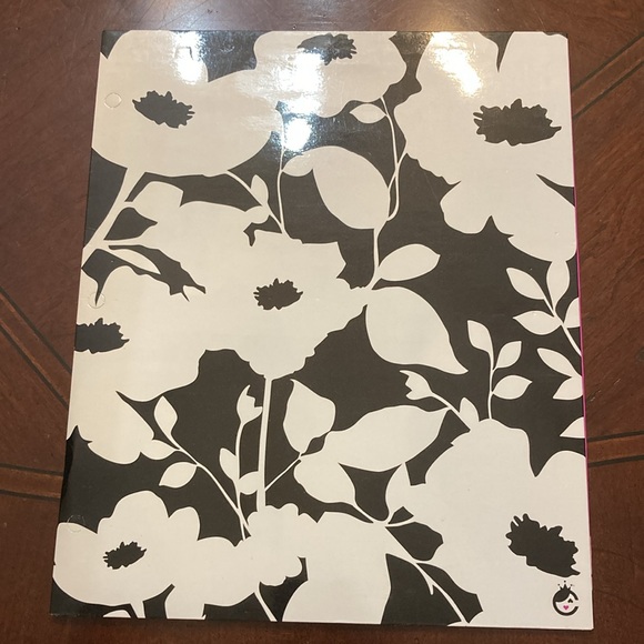 Set of three, “The Fashionista Collection folders and pack of three file folders - Picture 10 of 11